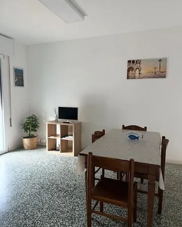 Cecilia Apartment *